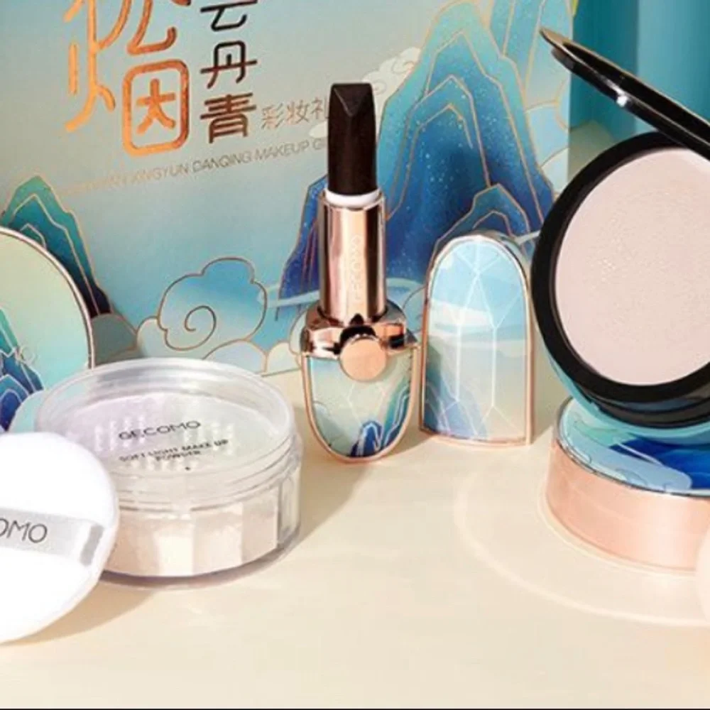 Makeup set - Picture 2 of 2